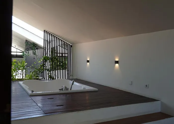 Villa El *